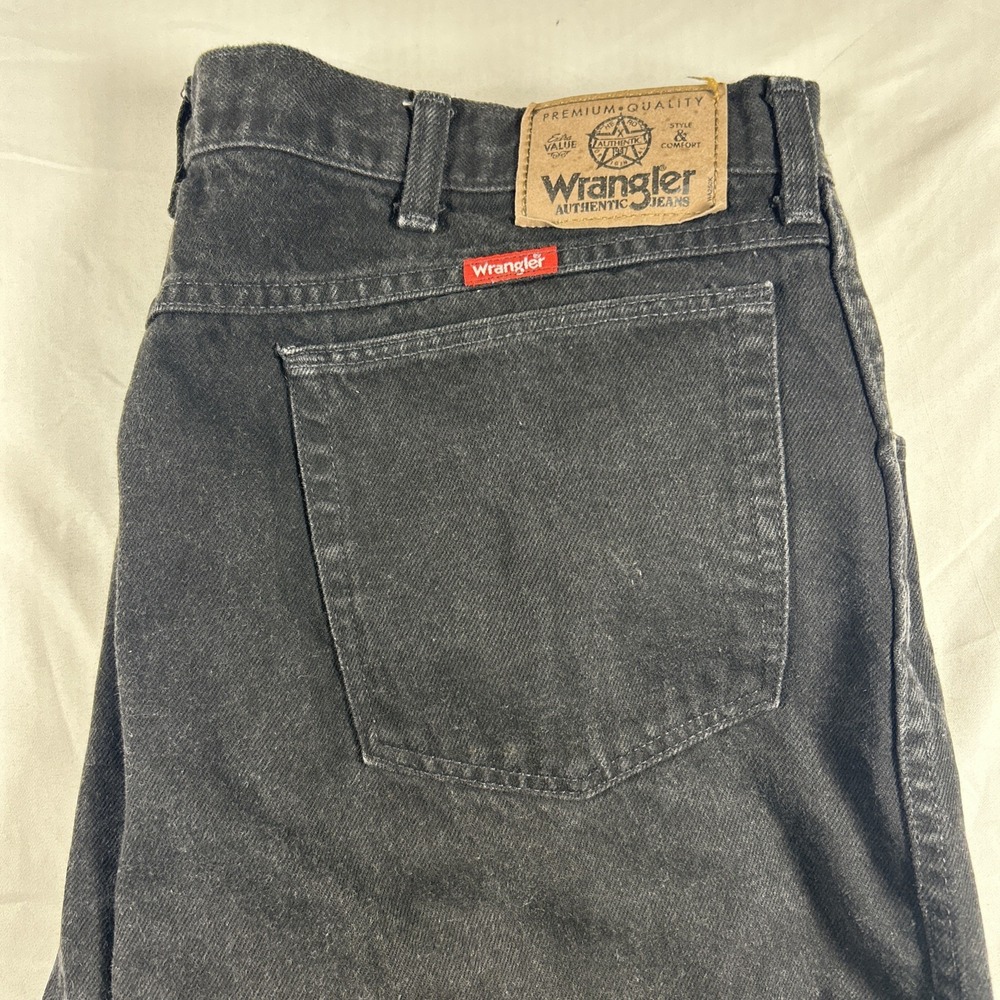 Wrangler Mens Jeans Black 42x32 Straight Relaxed Fit Work Wear 97608CB